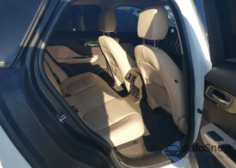 2017 Jaguar F-Pace 35T Prestige z USA, uszkodzony, nr VIN SADCK2BV2HA890328